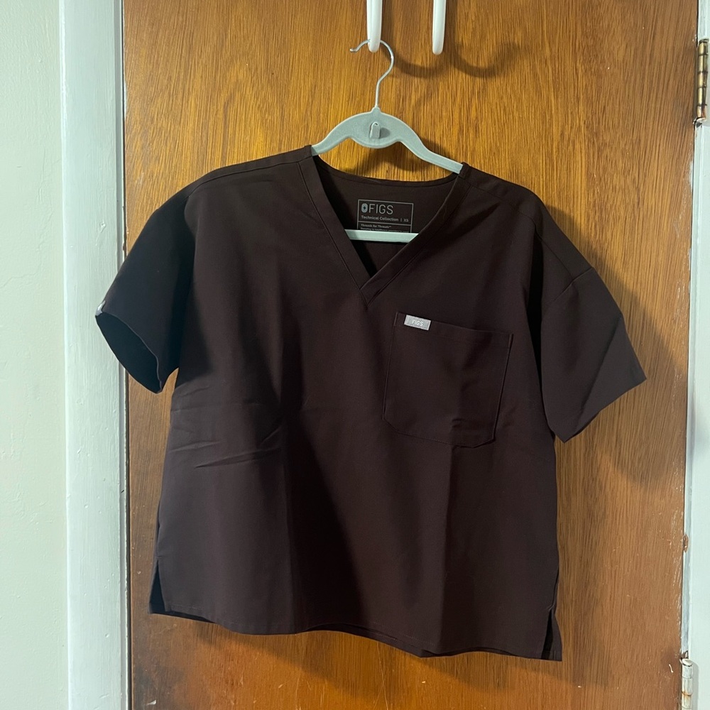 Figs Relaxed Catarina Scrub Top in Espresso